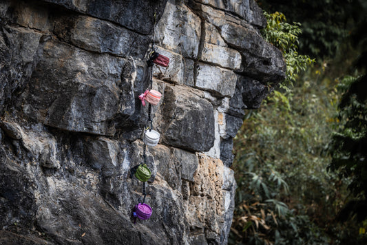 Chalk bag with light weight for climbing and bouldering